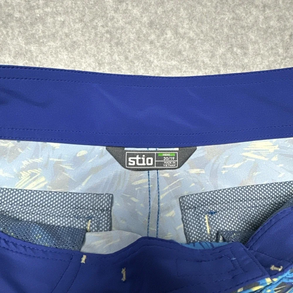 Stio CFS Board Short Mens 30 Blue Floral 19